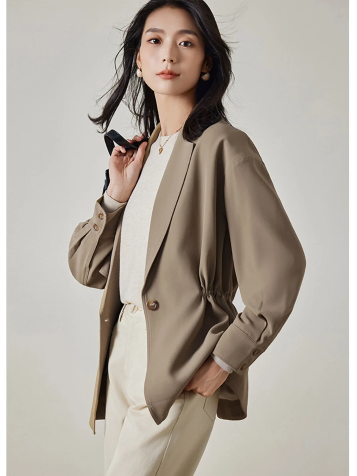 Светло-коричневый облегающий костюм для похудения женский плащ новинка осени 2024