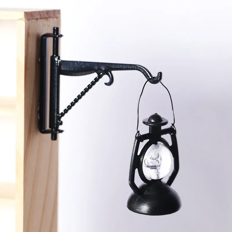 

Магнитный кулон из смолы BearPaw "Безликий мужчина с ветвями"