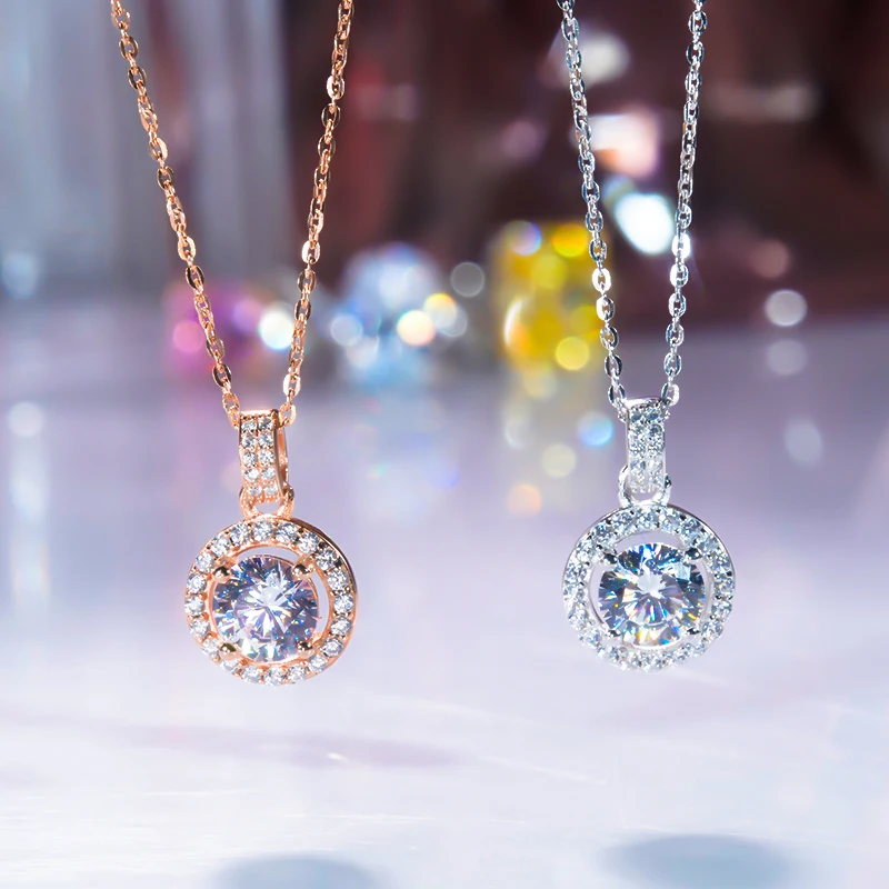 

Ожерелье из серебра 925 пробы с муассанитом круглой огранки