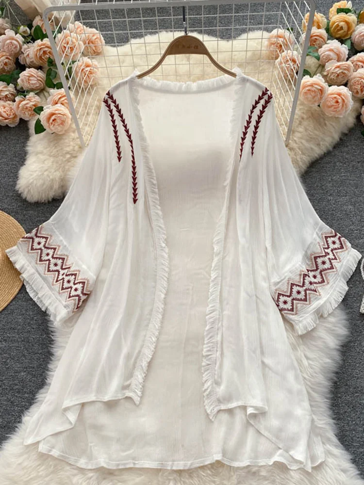 

Пляжное кимоно парео в богемном стиле для женщин, длинная модная накидка-пончо, шифоновый кардиган с вышивкой и кисточками, ED1874, на лето