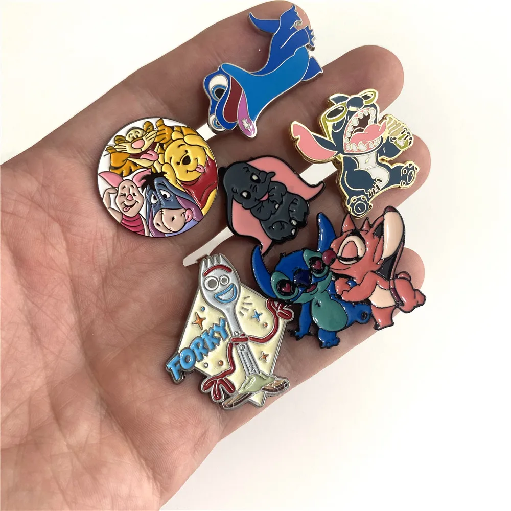 Disney Brooches Cartoon Stitch Angel Fork Eeyore Dumbo Metal Badge Chest Pins Fashion Lapel Pins Women's Jewelry Exquisite Gifts