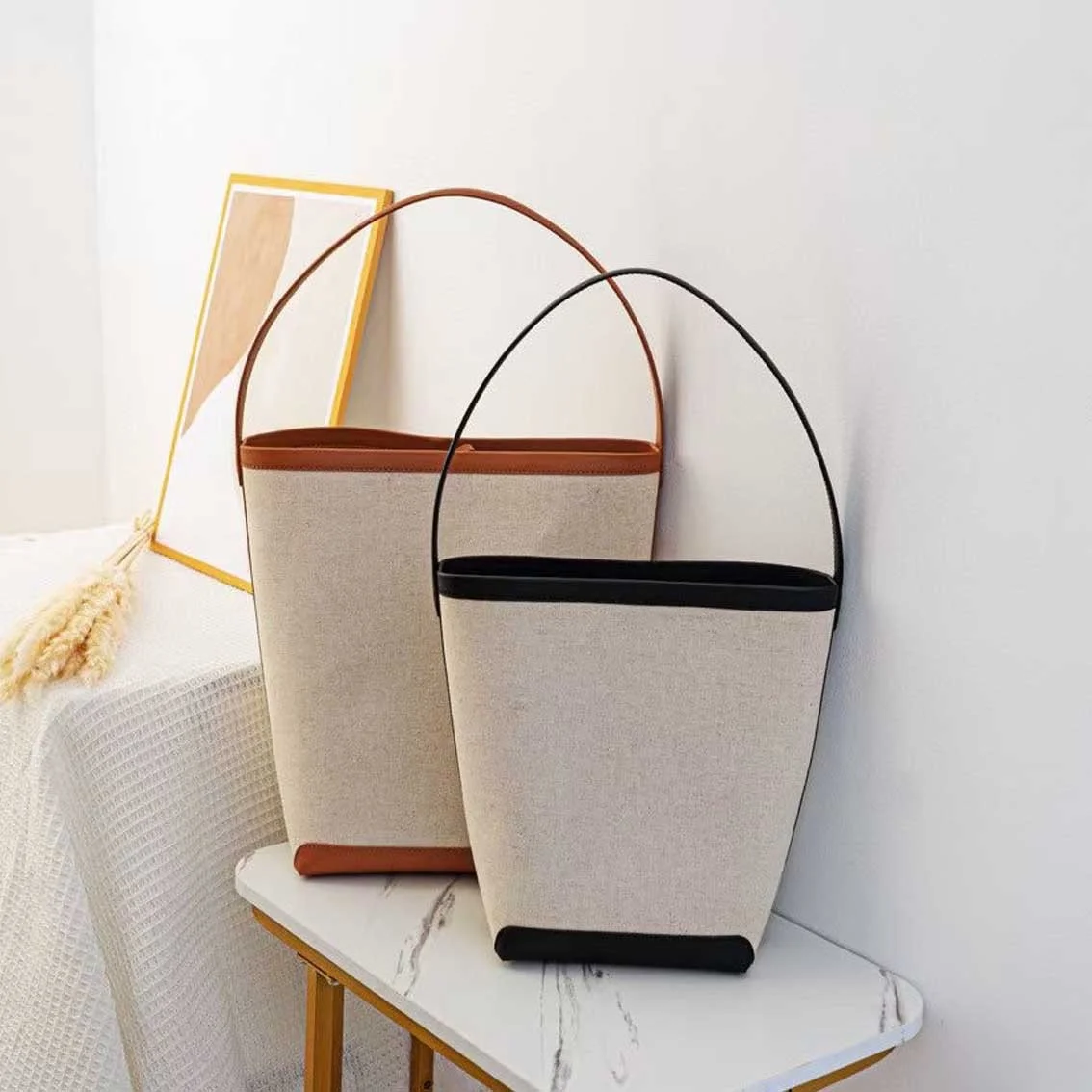 

Брендовая Подлинная Высококачественная Роскошная Новинка 2023, цветная контрастная вместительная холщовая маленькая сумка для воды из воло...