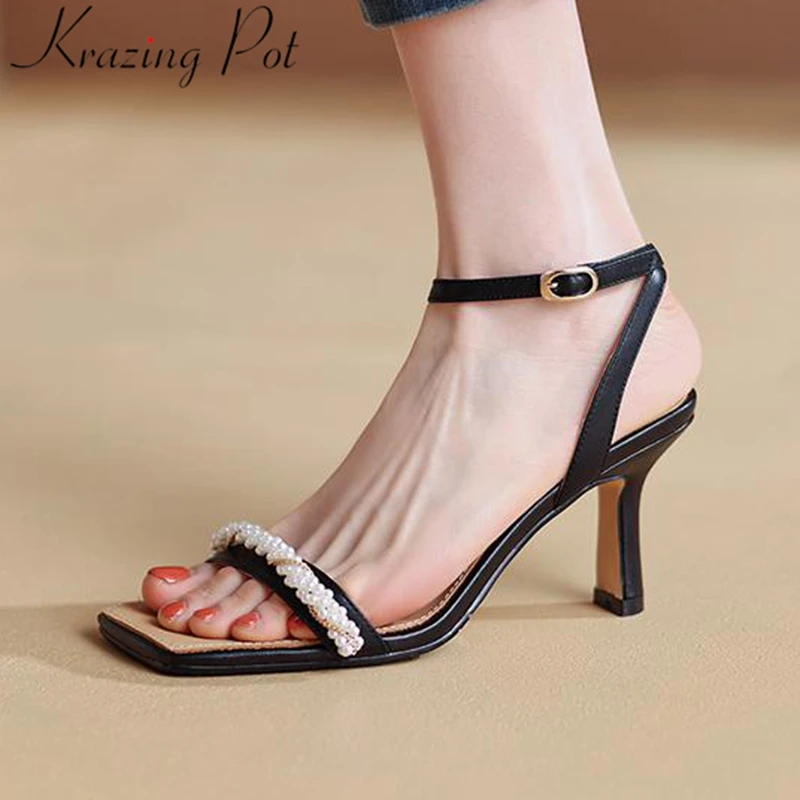 

Женские босоножки из натуральной кожи, на тонком высоком каблуке