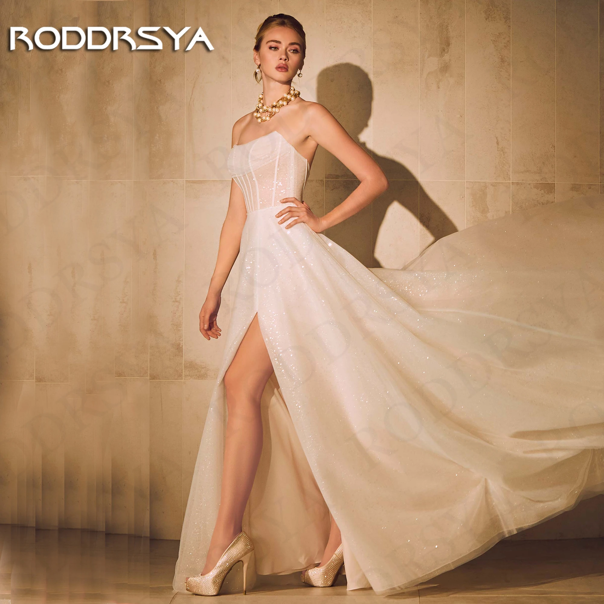 Фото RODDRSYA блестящее свадебное платье без бретелек для невесты блестящее ТРАПЕЦИЕВИДНОЕ ПЛАТЬЕ из фатина с разрезом свадебные платья свадебное платье со шлейфом для женщин Блестящее свадебное платье без бретелек для неве №4