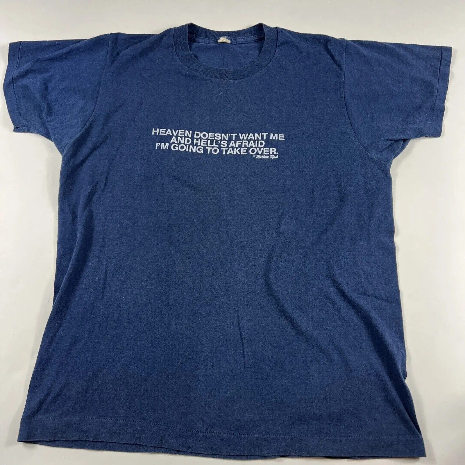 Винтажный рай не хочет меня и жду боюсь что я возьму футболку