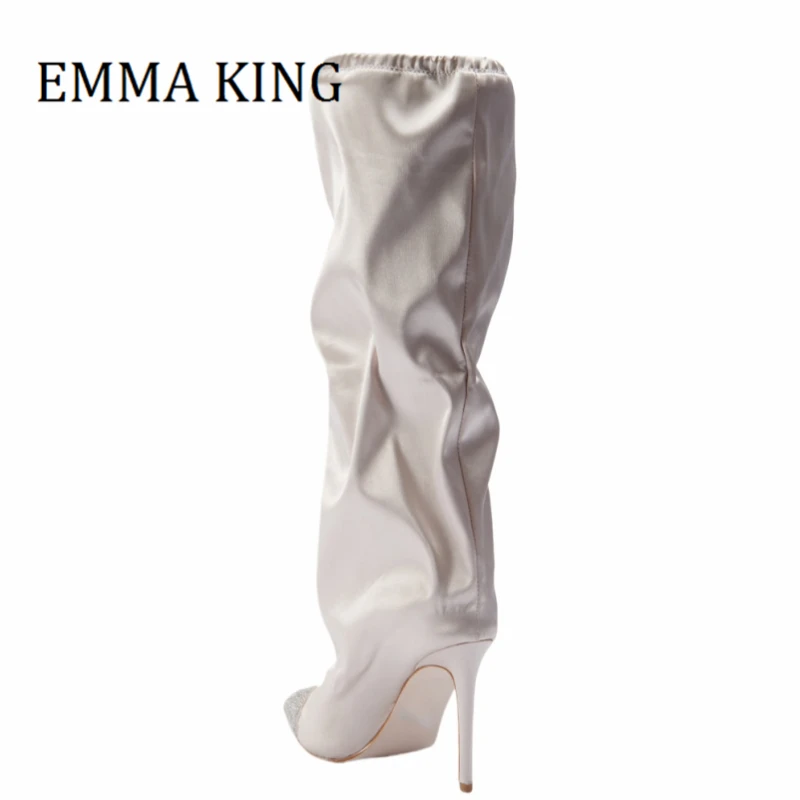 Женские атласные ботинки с напуском пикантные сапоги до колена острым носком и