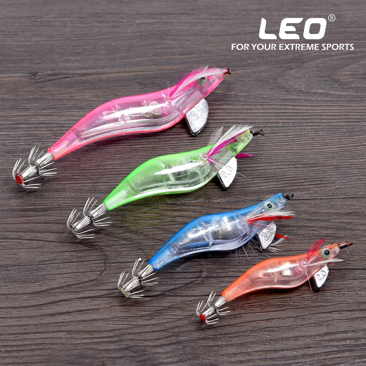 1Pcs 2.5#3.0#3.5# Luminous In Water Fishing Lure Wood Shrimp Squid Hook Jigs Artificial Baits Squid Lure Built-in Button Battery