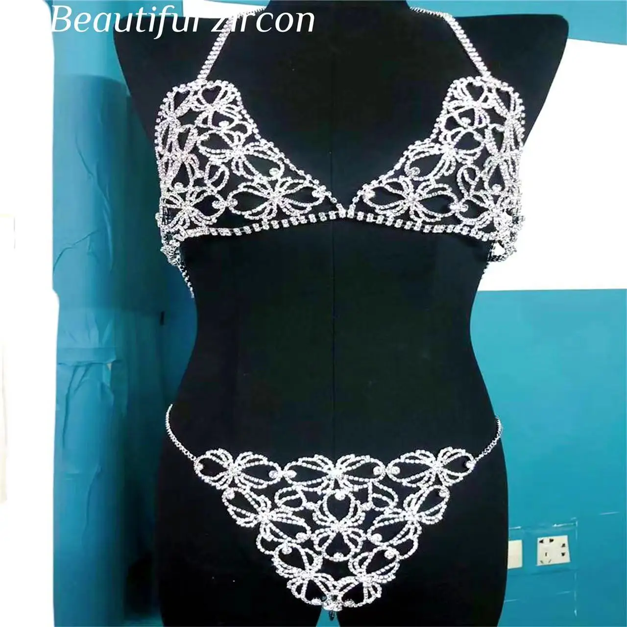 

Женское нижнее белье-бикини с цветочным рисунком