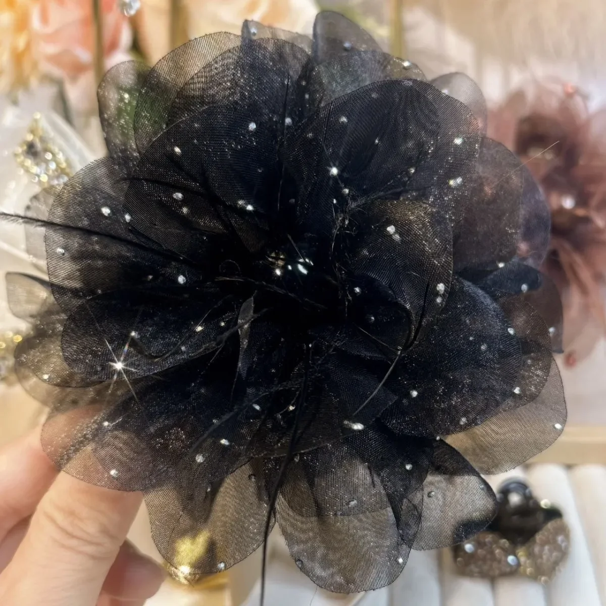 2024 женские черные новые головные уборы с перьями и цветами пушистые когти для