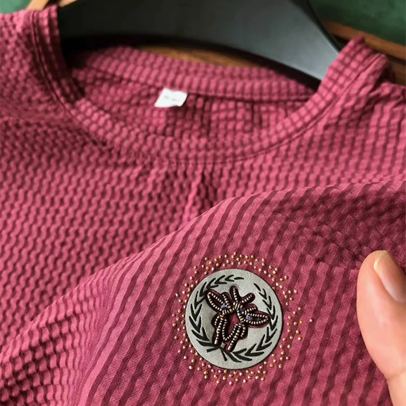 

Футболка мужская из ледяного шелка, Повседневная дышащая, с круглым вырезом и коротким рукавом, с вышивкой пчелы, в Корейском стиле, лето