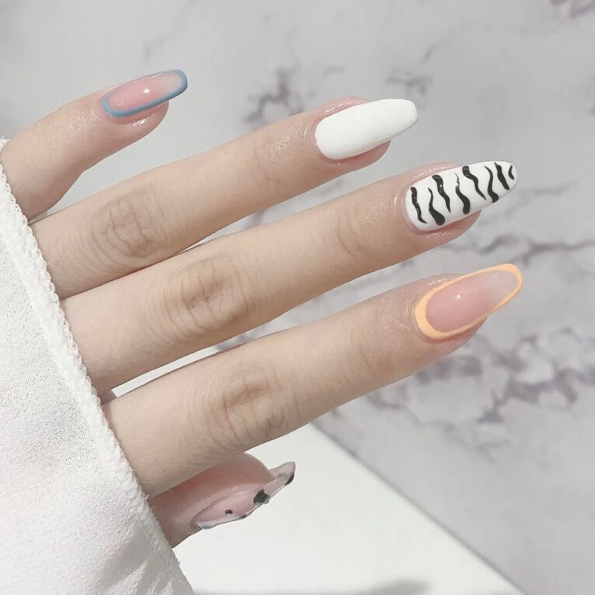 

24Pcs Detachable Almond False Nails Cow Ripple Decoration Elegant Designs French Fake Nails Full Nail Art Tips Press On Nails