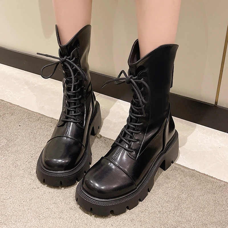 

Женские ботинки до середины икры, на шнуровке, на молнии