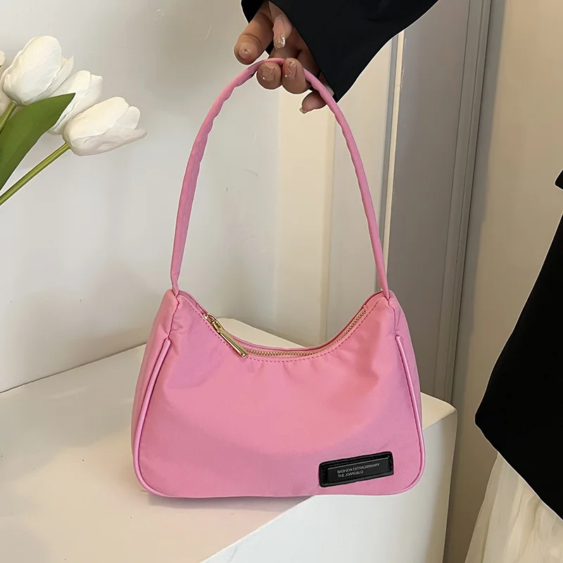 

Новинка Весна 2023, нейлоновая однотонная сумка на плечо для женщин, Дамская маленькая сумка на молнии для подмышек, женские дорожные кошельк...