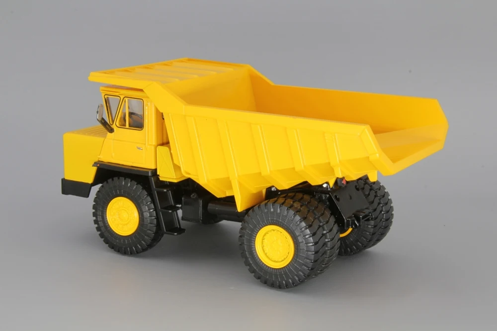 грузовик росигрушка дорожный самосвал (9399) 64 см. 05250 машина lena "самосвал карьерный", 42 см. камаз 65115 самосвал. самосвал желтый. камаз-6540 жёлтый.