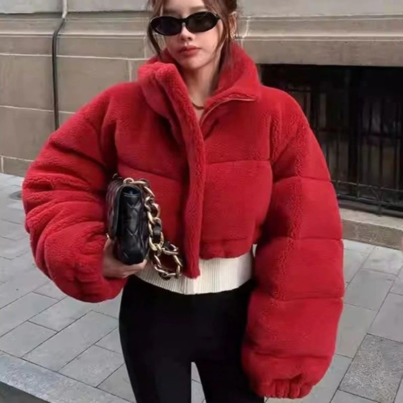 Женские зимние короткие красные стеганые куртки ягненка 2025 года