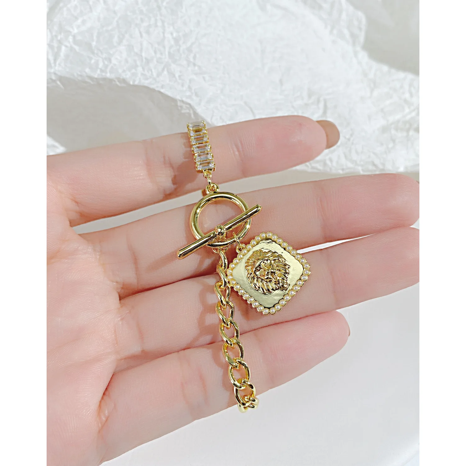 Simple Retro Zirconia Bracelet Square Brand OT Buckle Design Bracelet Women