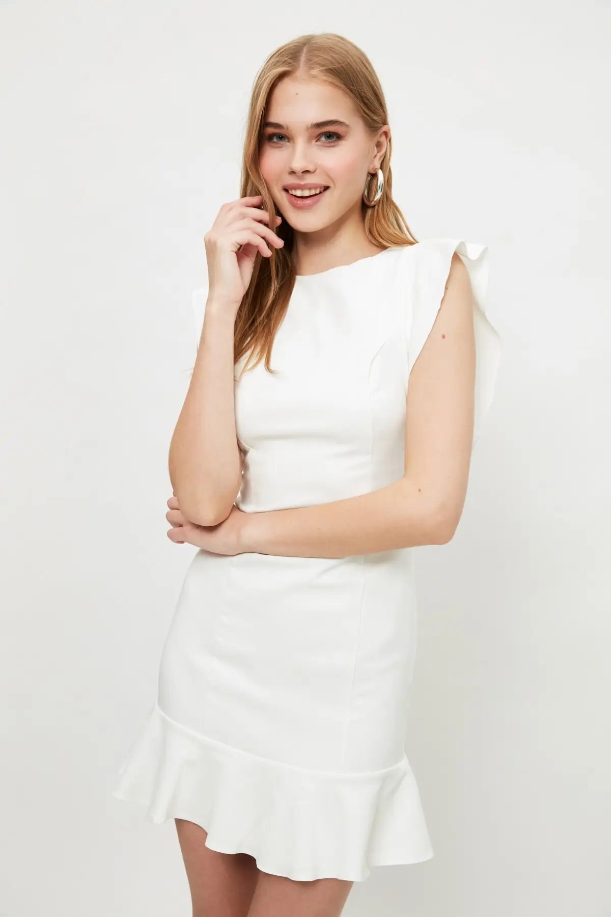 Черное платье с оборками Trendyol TWOSS19XB0075 | Женская одежда