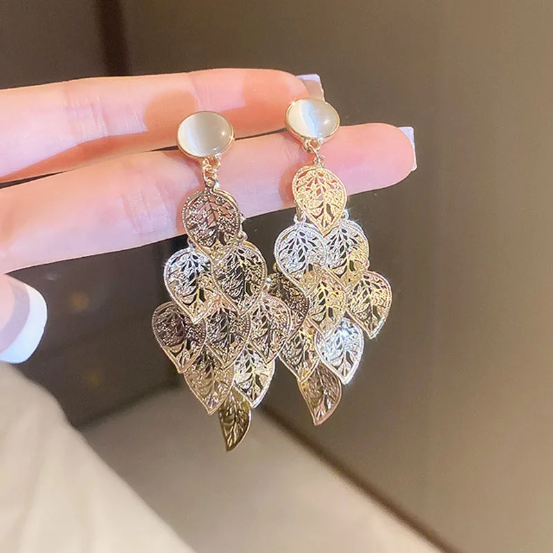 

Bohemia Luxury Hollow Leaves Women Earring Exquisite 14K Real Gold Temperament Stud Earrings Wedding Jewelry Pendant Gift