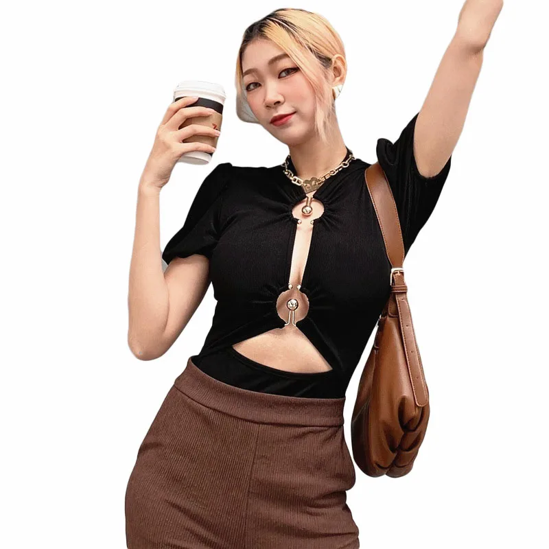 

Боди с металлическими пуговицами, черное боди-стринги, комбинезон с коротким рукавом, комбинезон с вырезами, модный цельный костюм