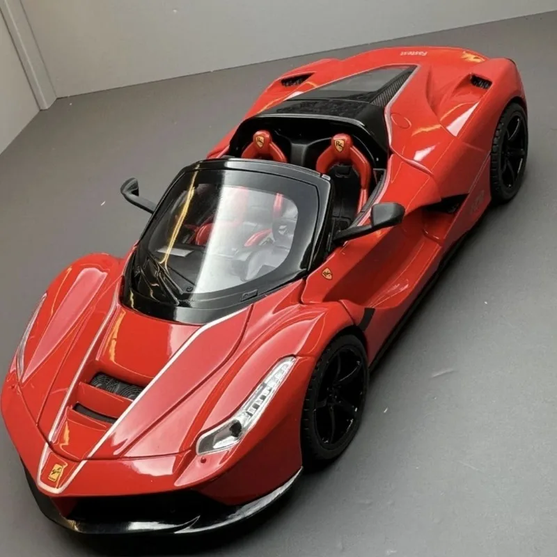 Фото Масштабная модель Ferrari LaFerrari 1:24 из литого сплава с открывающимися дверями и поворотными передними колесами для коллекционеров и хобби-энтузиастов №1