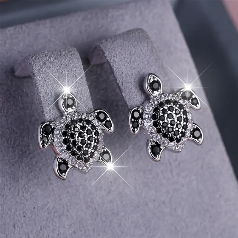 Женские серьги-гвоздики в виде черепахи