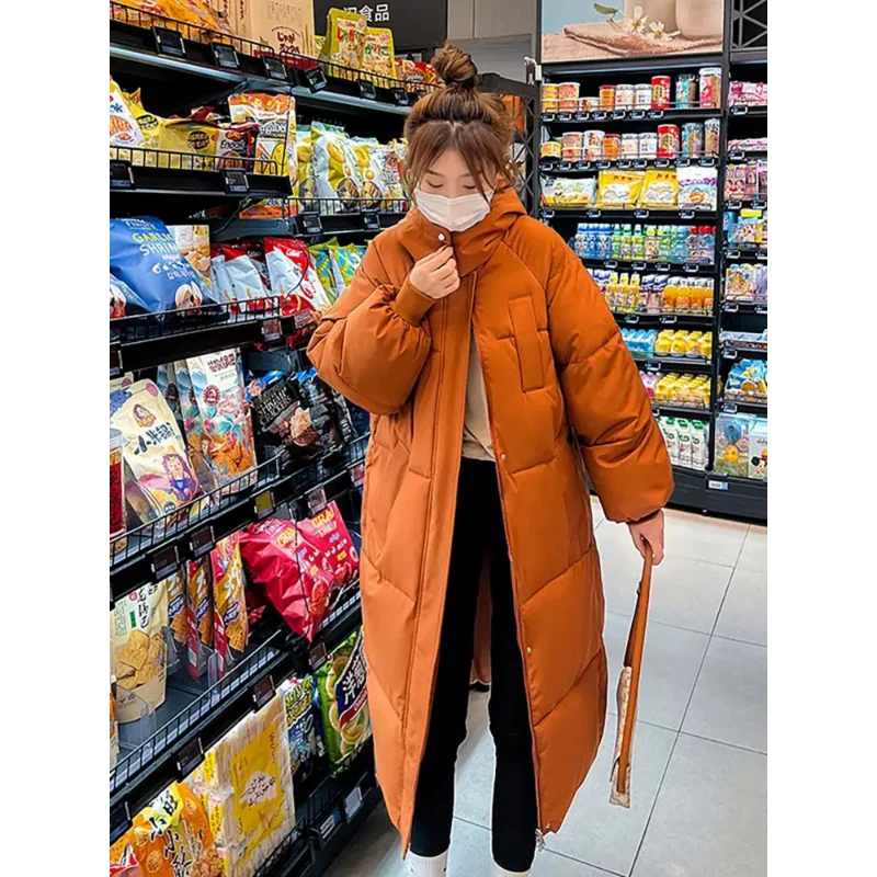 Рисунок 3 - Женская длинная куртка с капюшоном