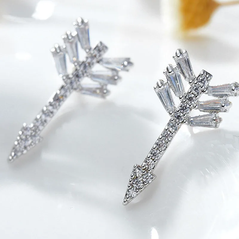 

INS New Fashion Zircon Arrow Design Jewelry Earrings for Women European and American Statement Earrings Luxury Stud Earrings