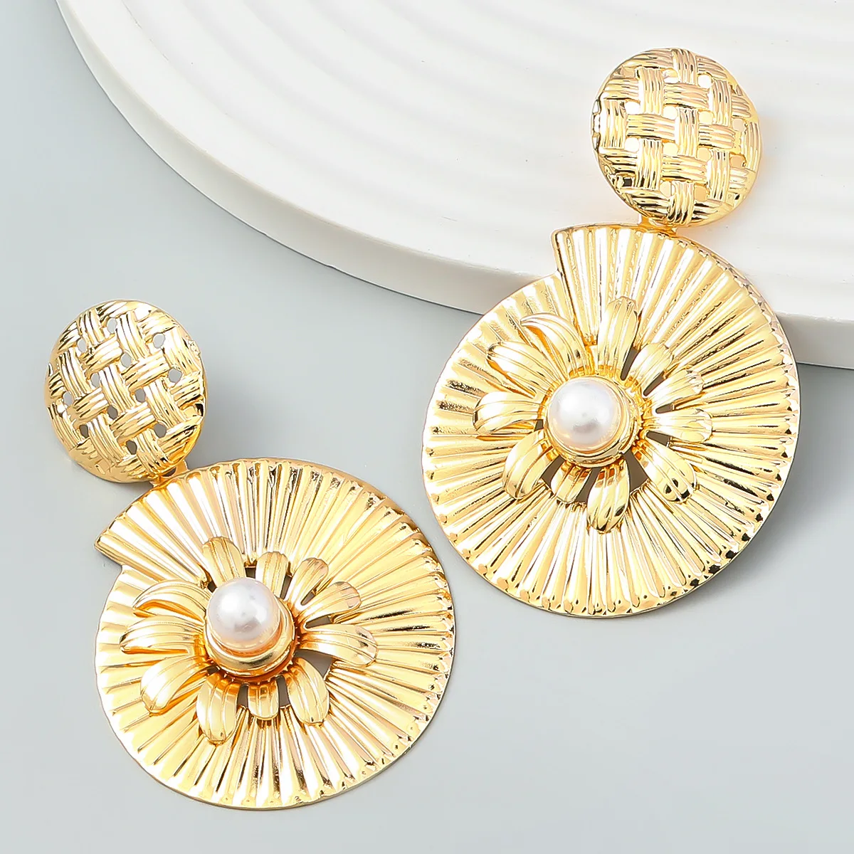 

Vintage Gold Silver Color Flower Drop Earrings for Woman Jewellery and Accessories