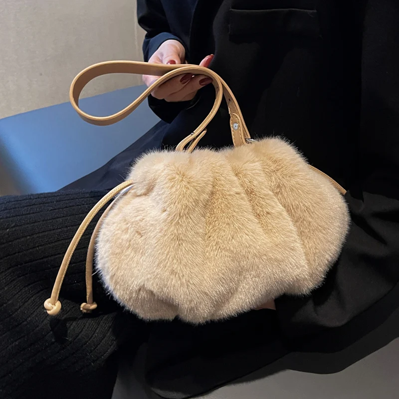 

Small Bucket Shoulder Bags for Women 2022 Winter Korean Fashion Luxury Faux Fur Ladies Handbags Lovely Candy Color Shoulder Bags