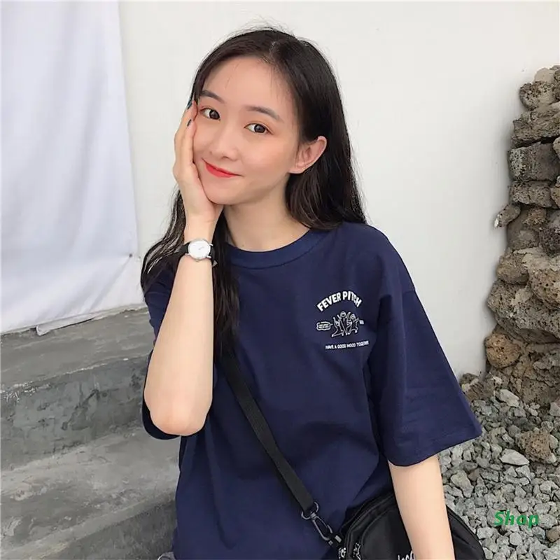 

Женская футболка с коротким рукавом, круглым вырезом и принтом