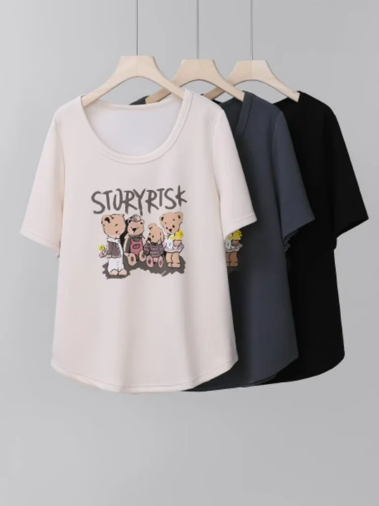 Пухлая футболка большого размера с U-образным воротником и коротким рукавом