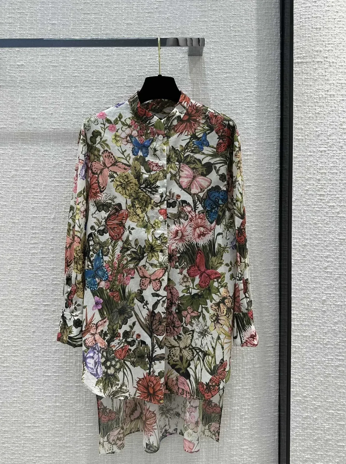 Осень/зима 2023 новая рубашка с принтом бабочки и рисунком спереди короткая сзади