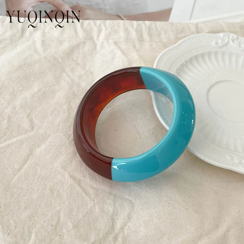 Винтажный длинный браслет из смолы