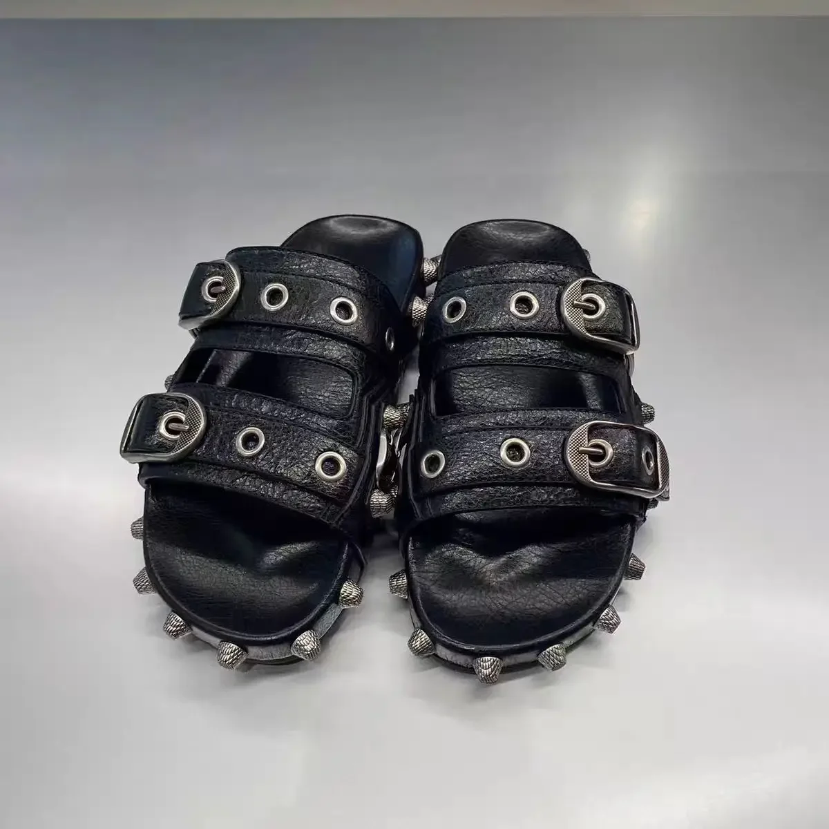 Сандалии на платформе в стиле панк с шипами однотонная уличная одежда римские