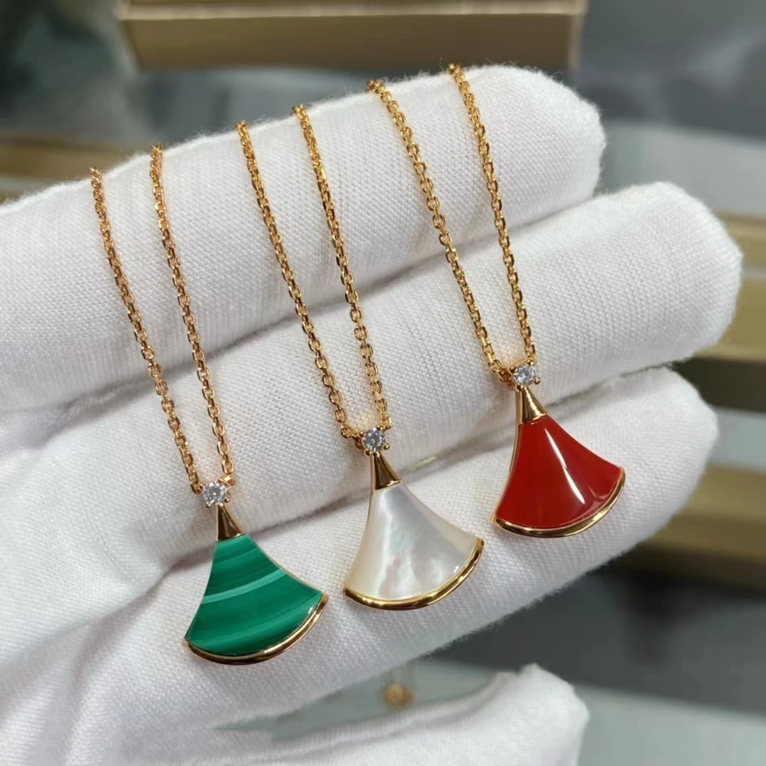 

Лидер продаж, женское ожерелье из розового золота с маленькой подвеской в виде юбки, модное Брендовое романтическое роскошное высококачест...