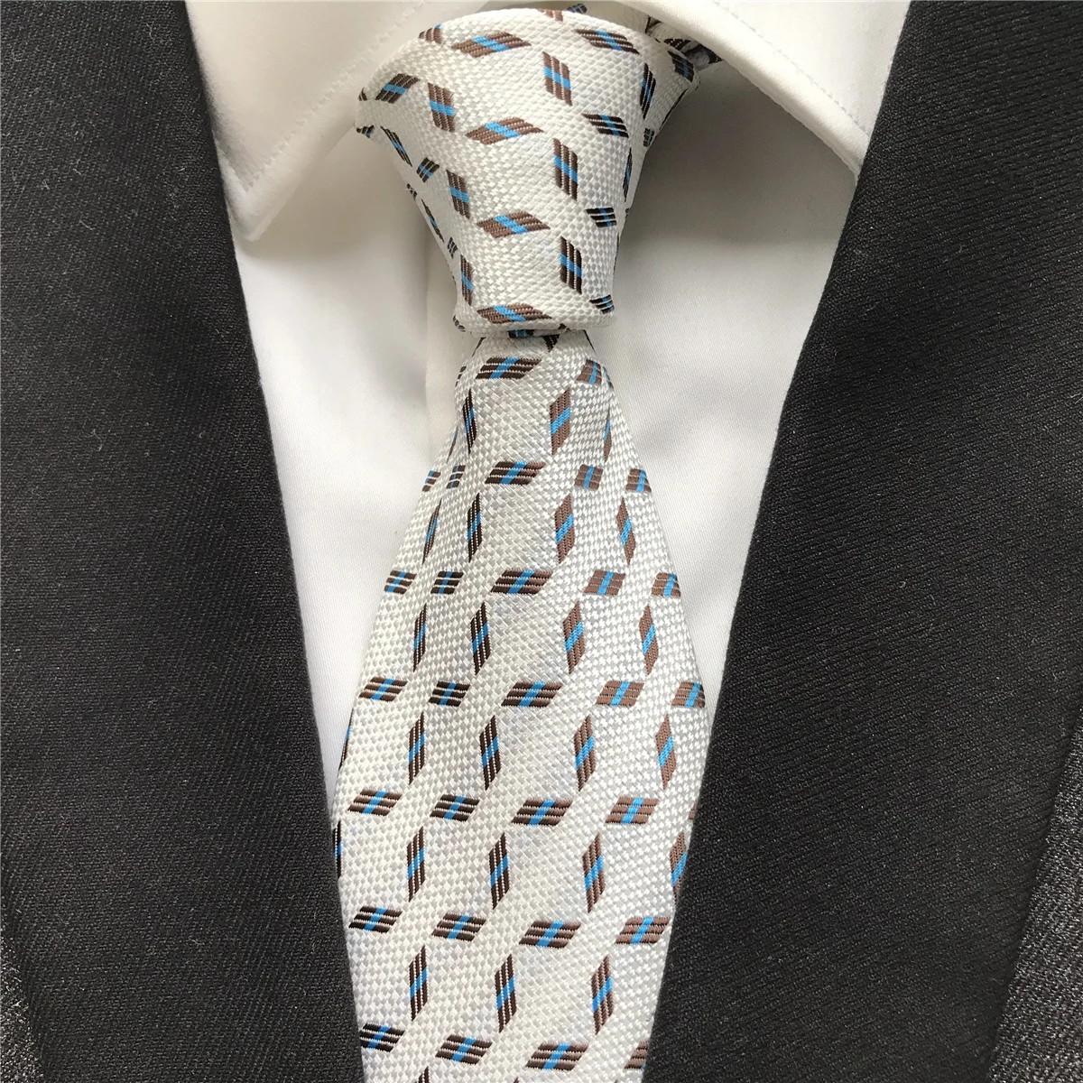 

10 cm Width New Design Men's Ties Jacquard Woven Neck Tie White with Blue Brown Plaids Neckties