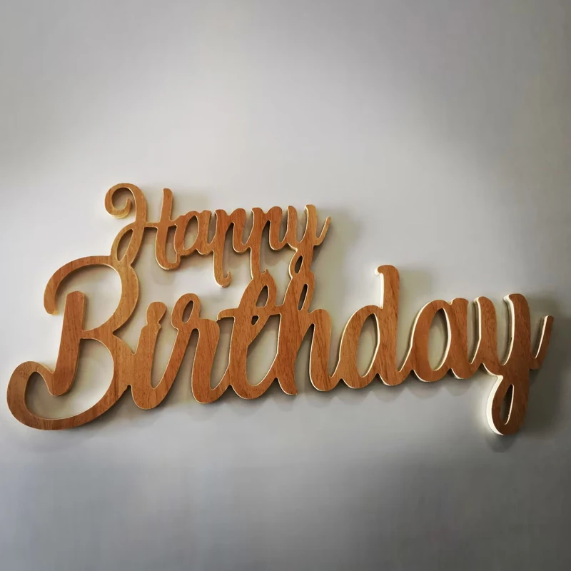 Изготовленное на заказ украшение стола с днем рождения знак