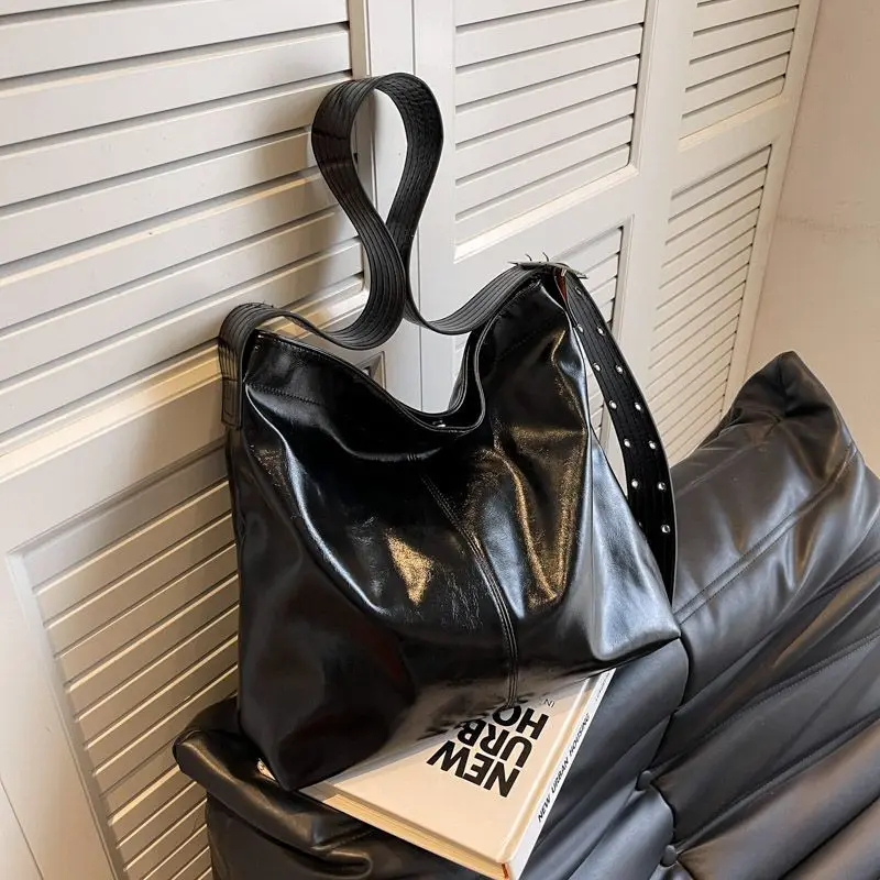 Leather Pu Bag Women's 2023 Brand New Fashion One-shoulder Armpit Bag Retro All-match Commuter Tote Bag Ins Ladies Tote Bags