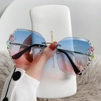 luxury design vintage sunglasses rimless rhinestone sun glasses women men fashion gradient ocean lenses oversized eyewear