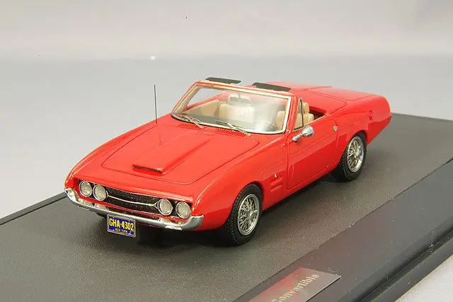

Matrix 1 43 Fiat Ghia 450SS 1967 Car Model Collection