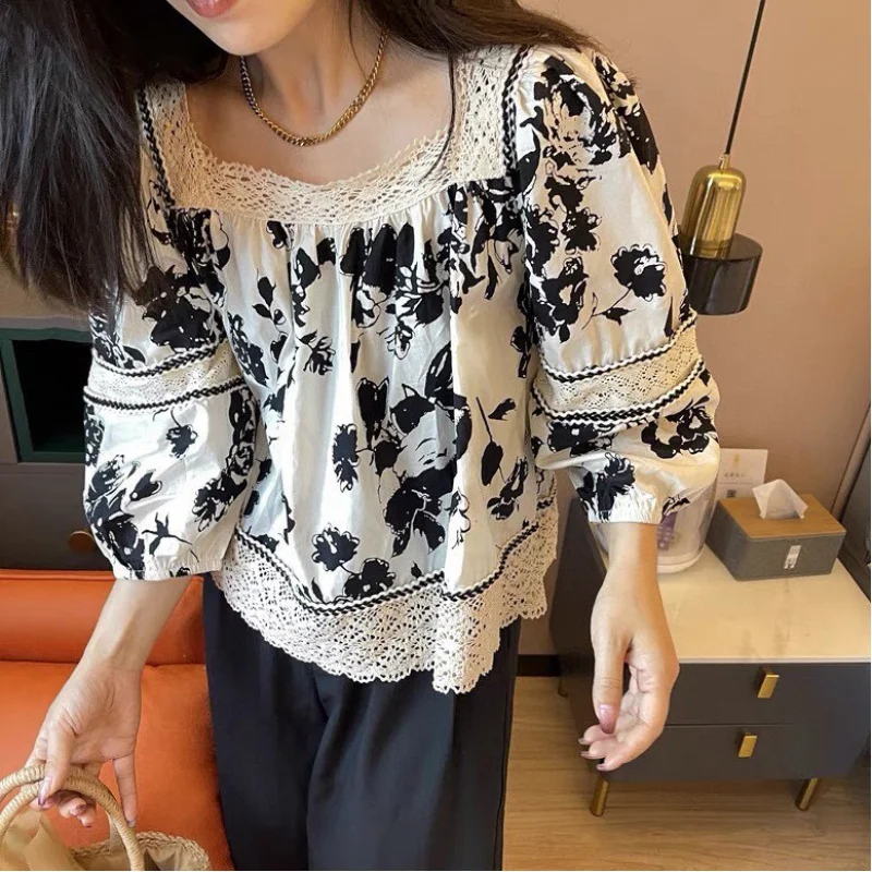 

Showroom oriental lace square neck blouse loose
