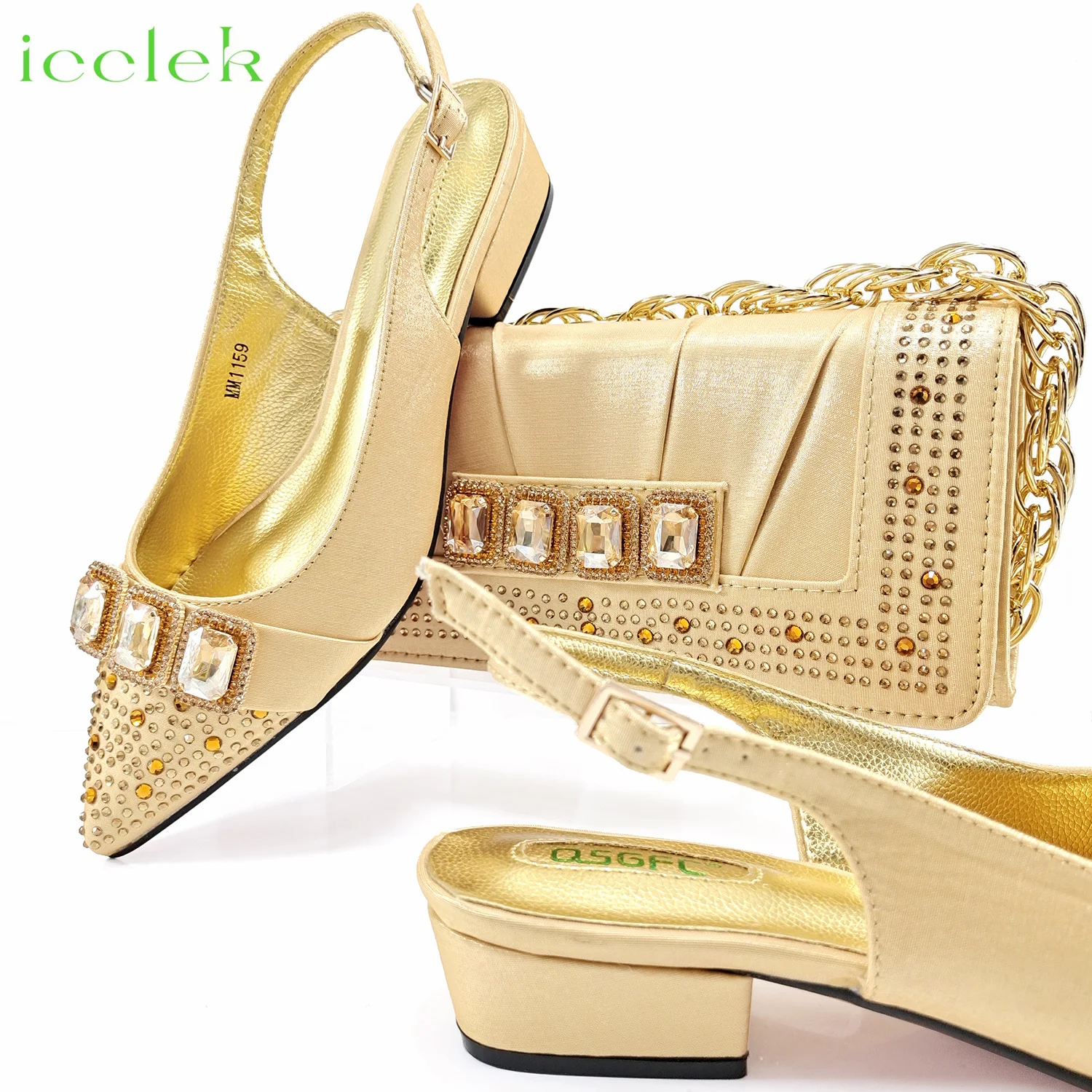 Женские туфли-лодочки с острым носком на низком каблуке