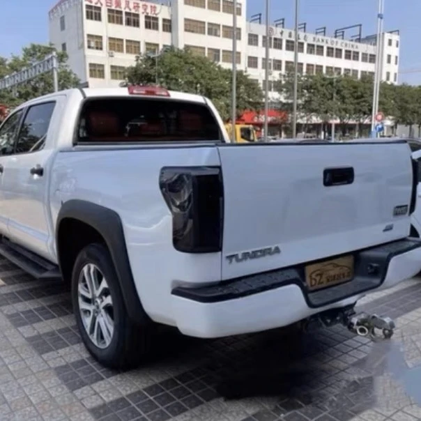 Фото Комплект задних фонарей для Toyota Tundra 2007-2008-2009-2013 годов выпуска: фонари заднего хода, стоп-сигналы, габаритные огни, указатели поворота, задние фонари. №3