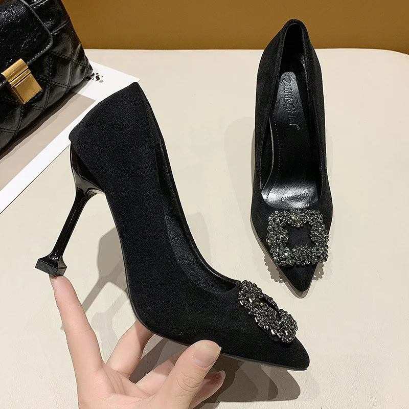 

Alo cnc 2022 New Women's Black Professional Shallow Mouth Pointed Head Versatile Thin Heel Versatile Office Cat Heel