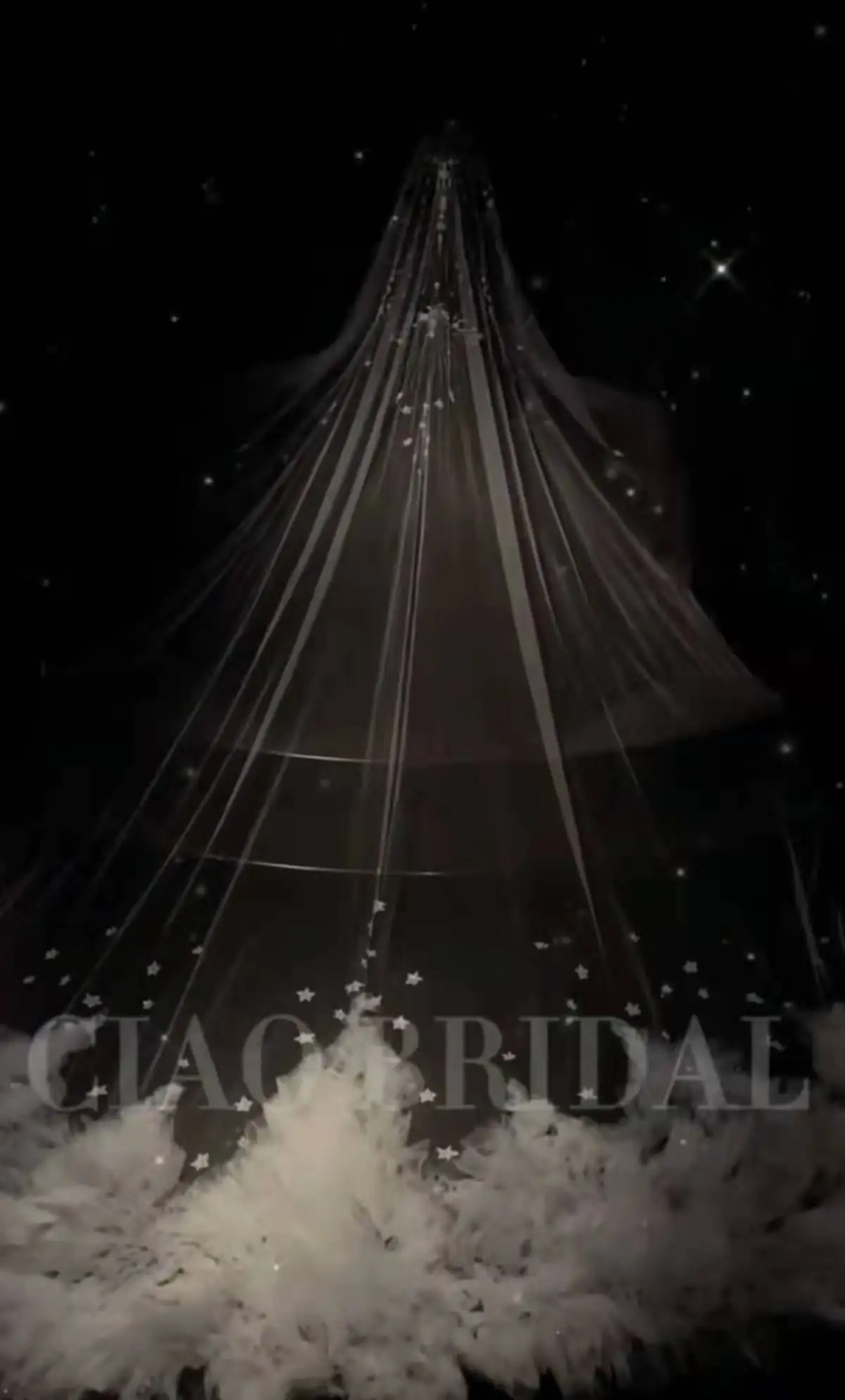 

Luxury One-Layer Wedding Veil Veil for Bride with Steel Comb MM2022