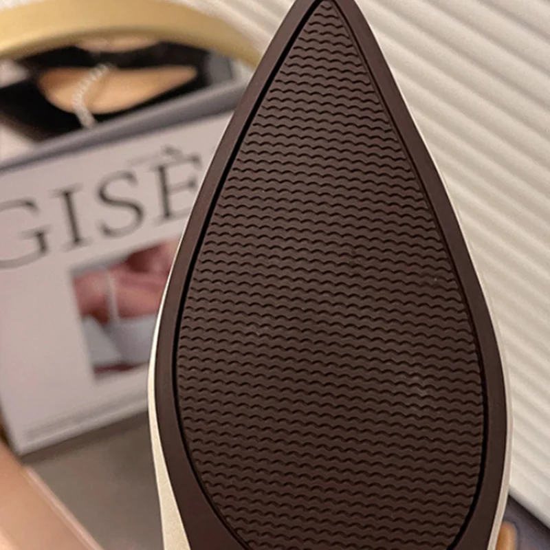 Женские туфли мэри джейн с жемчужным ремешком мягкие черные мокасины острым