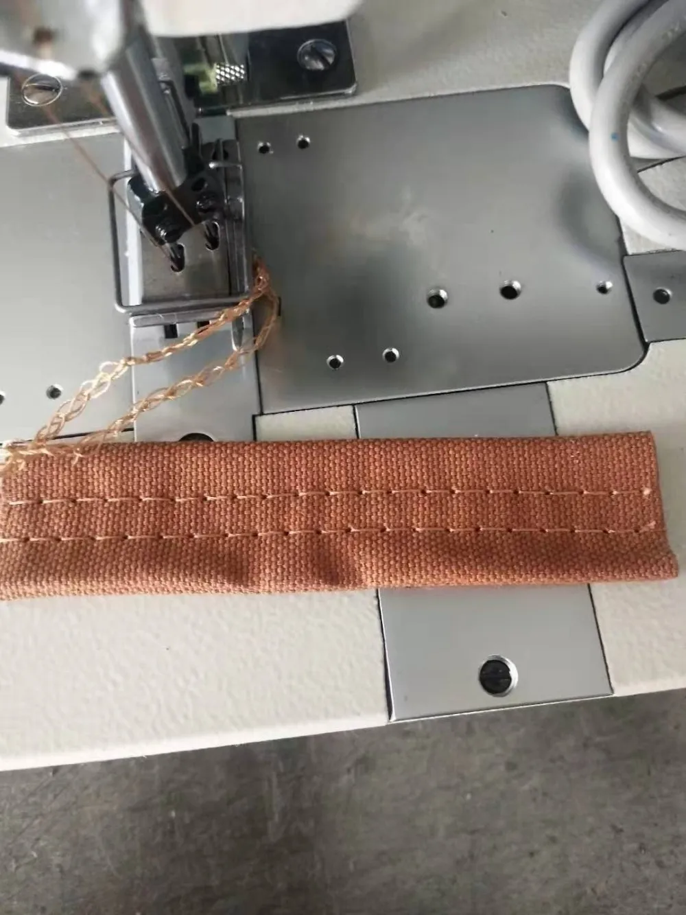 Лучшее качество швейная машина с двойной иглой промышленная HONKON со съемником для