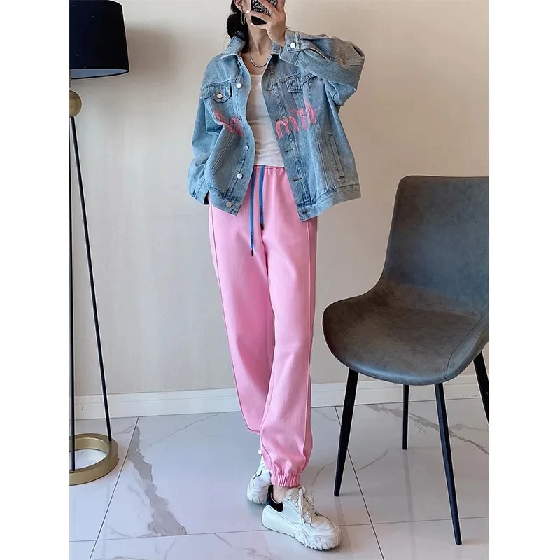 Женская короткая джинсовая куртка свободная на весну и осень новинка 2024