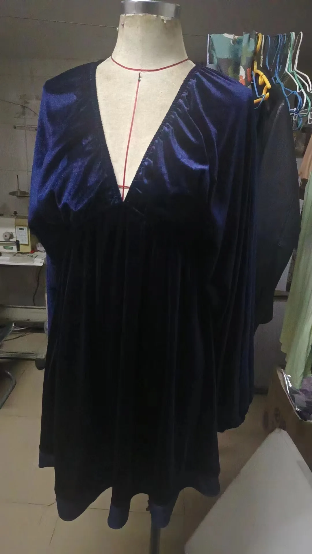 Женское бархатное свободное платье ретро с V-образным вырезом Осеннее Новое