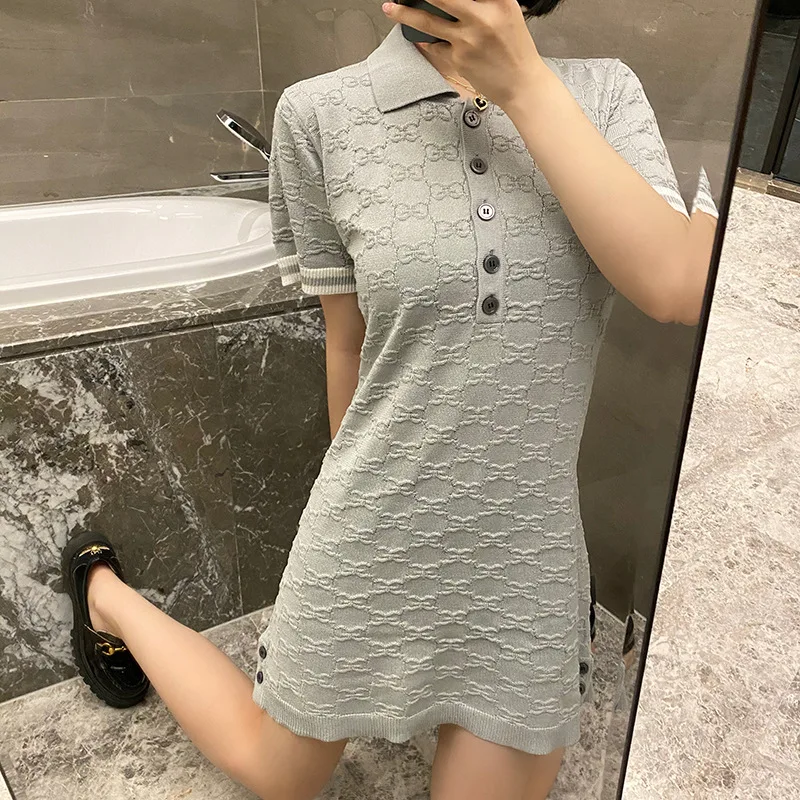 

Женское мини-платье на пуговицах, с коротким рукавом